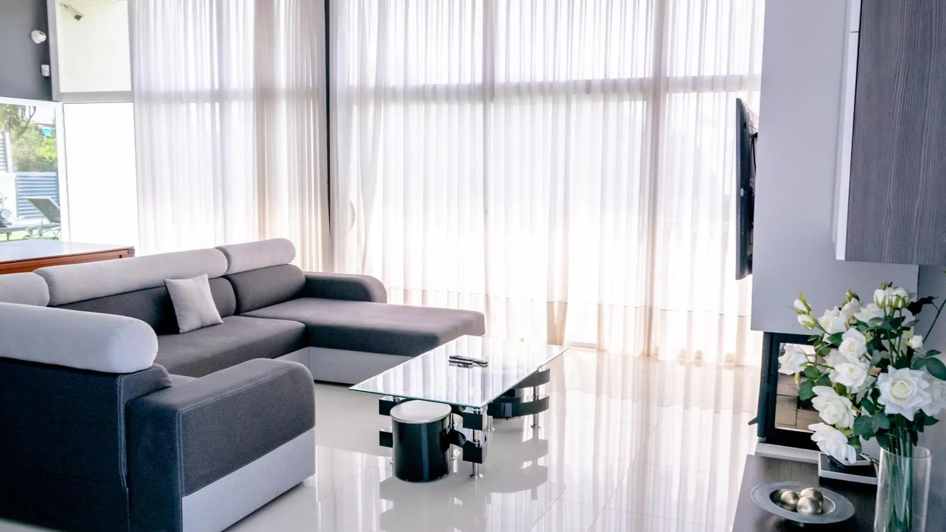 Luxurious Villa Marly I To Two Minutes The Beach