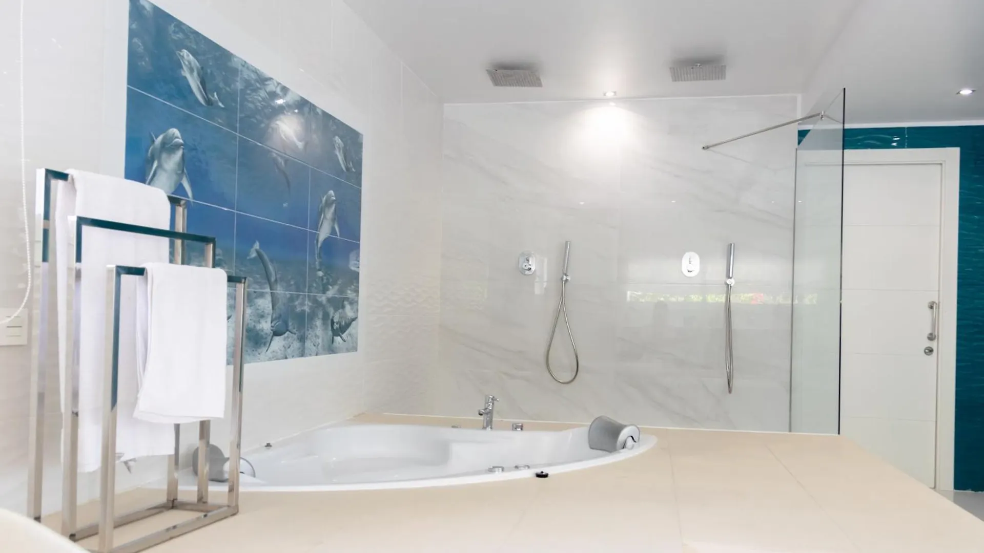 Luxurious Villa Marly I To Two Minutes The Beach