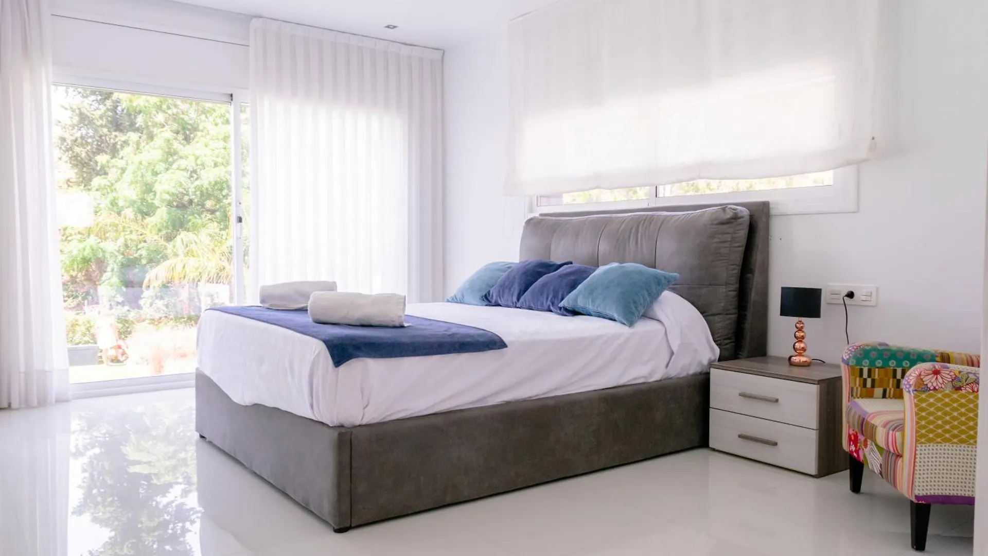 Luxurious Villa Marly I To Two Minutes The Beach Castelldefels