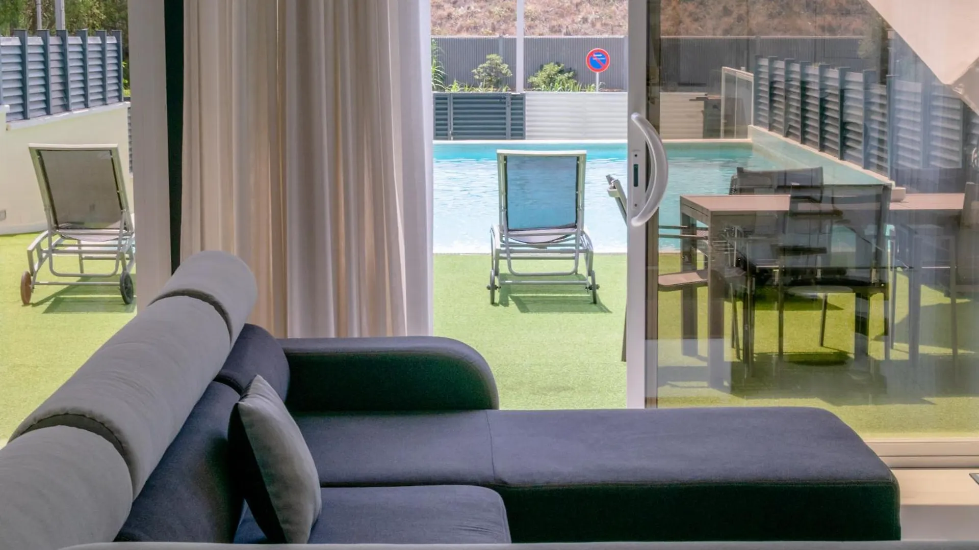Luxurious Villa Marly I To Two Minutes The Beach 0*, Castelldefels Spain