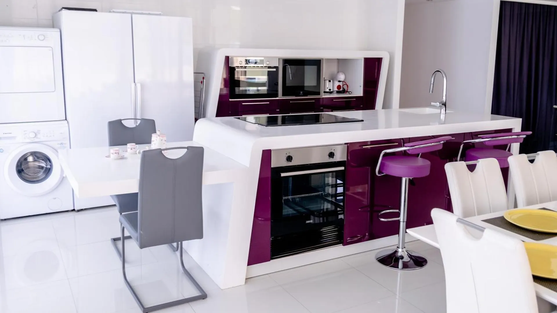Luxurious Villa Marly I To Two Minutes The Beach 0*, Castelldefels Spain