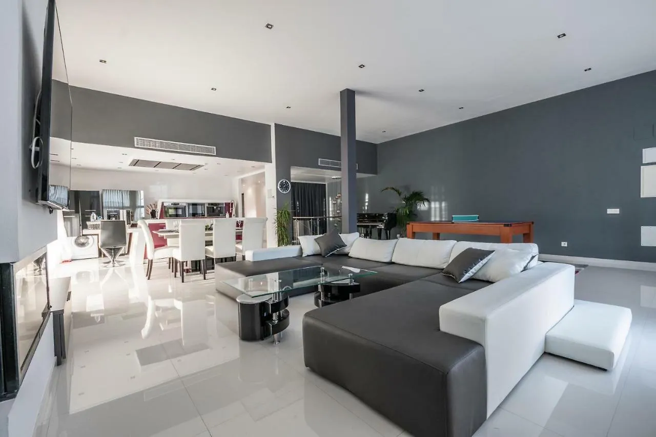 Luxurious Villa Marly I To Two Minutes The Beach