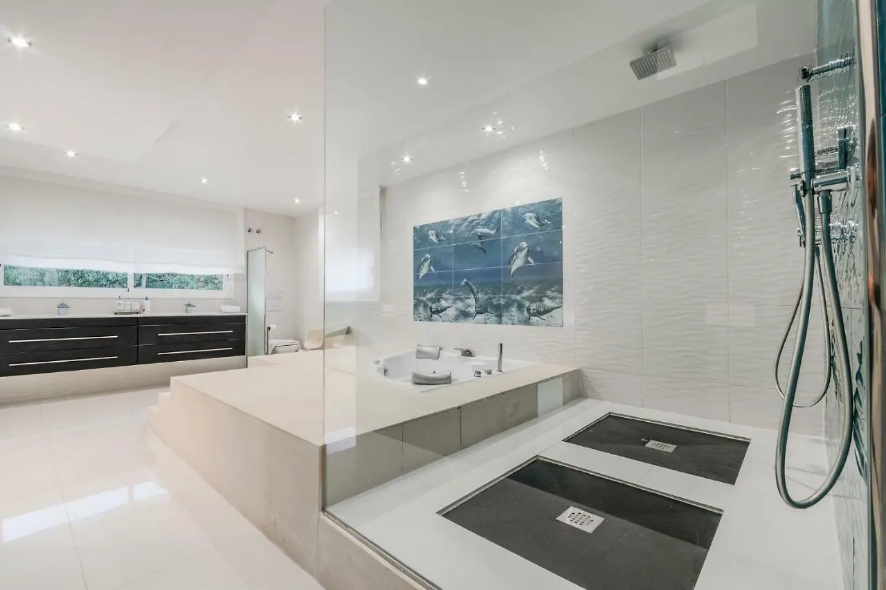 Luxurious Villa Marly I To Two Minutes The Beach