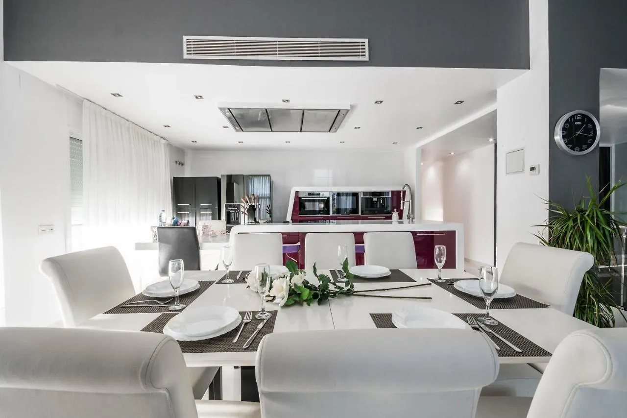 Luxurious Villa Marly I To Two Minutes The Beach Spain