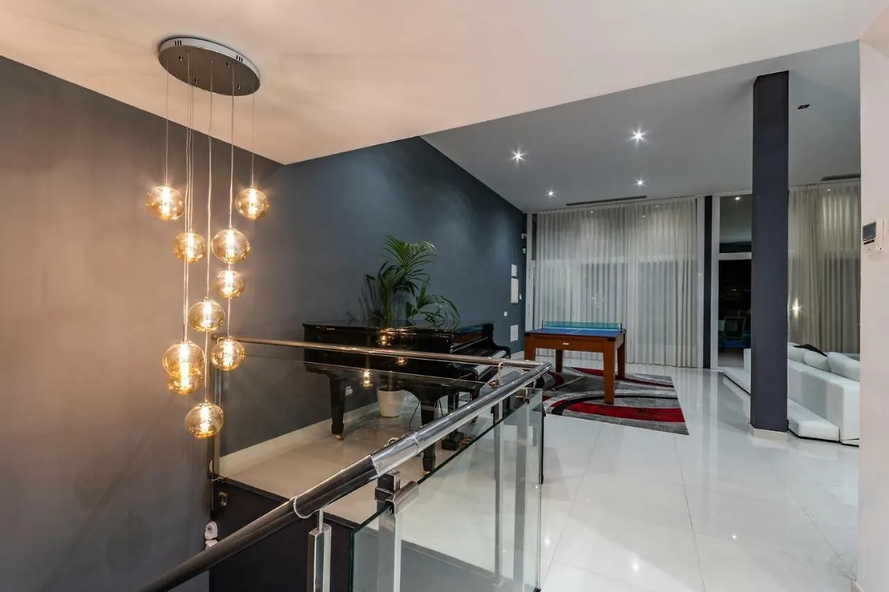 Luxurious Villa Marly I To Two Minutes The Beach Castelldefels