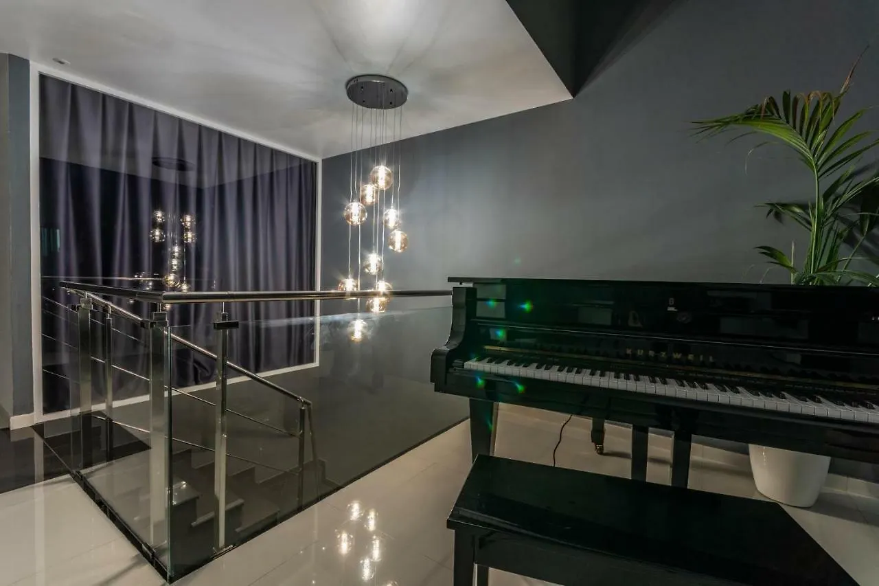 Luxurious Villa Marly I To Two Minutes The Beach Castelldefels